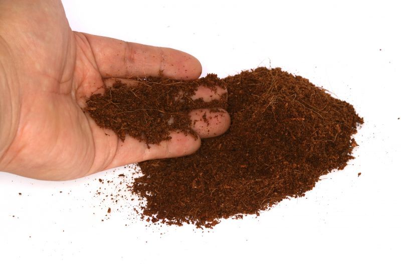 画像: 鳴く虫用　特選微発酵ココナッツピート・2,2L　(各種鳴く虫の床材、産卵床に)