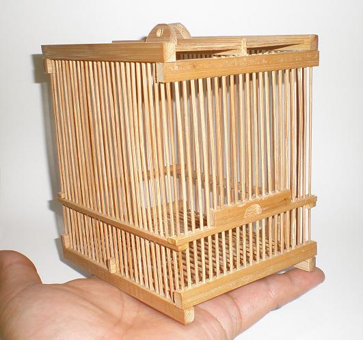 画像: 竹製虫カゴ〔薄茶・長〕